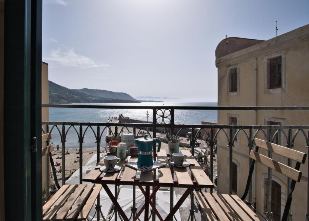 شقة Devalu Casa Del Mare تْشيفالو المظهر الخارجي الصورة