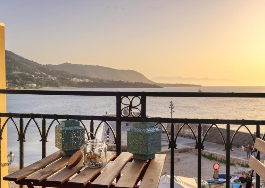 شقة Devalu Casa Del Mare تْشيفالو المظهر الخارجي الصورة